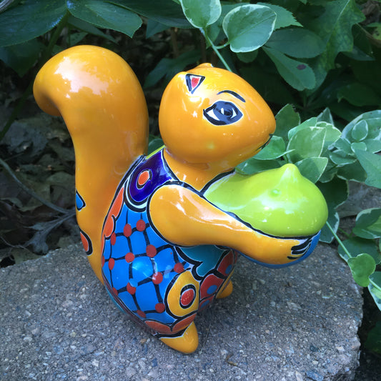 Talavera squirrel holding nut