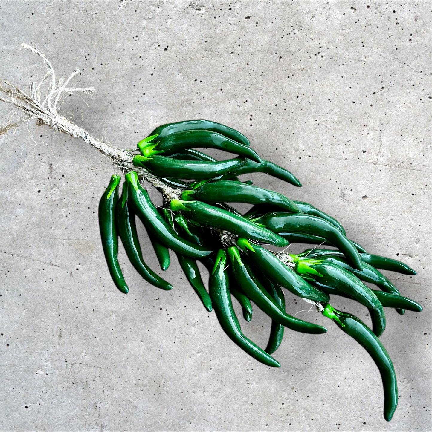 Chili peppers Verdi green with rope