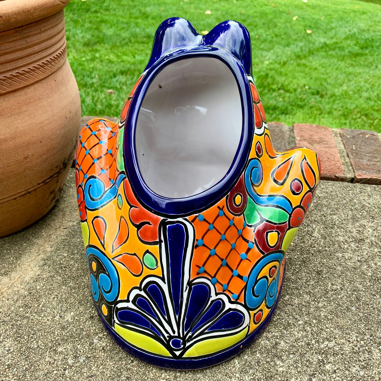 Talavera frog planting pot back