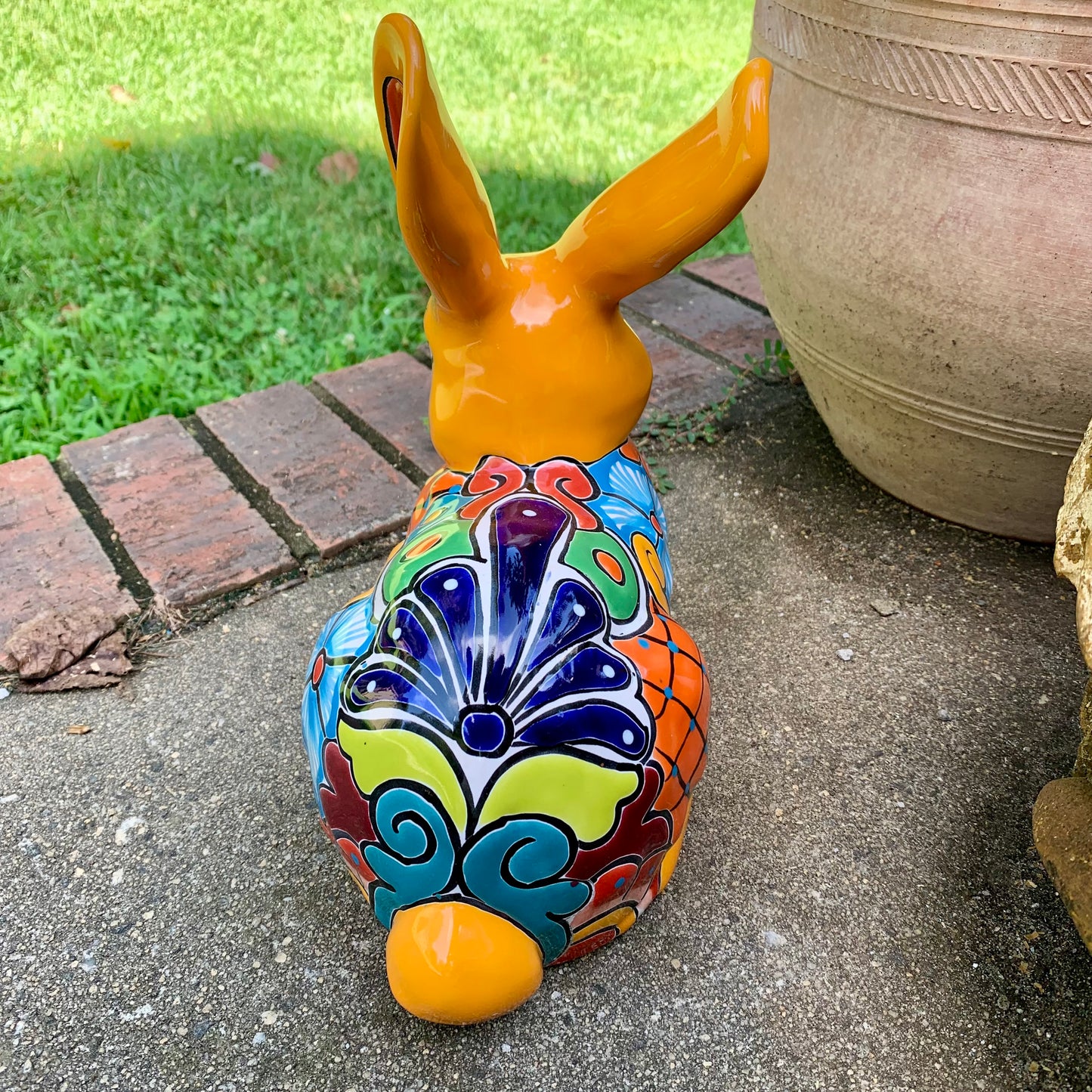Talavera bunny rabbit back