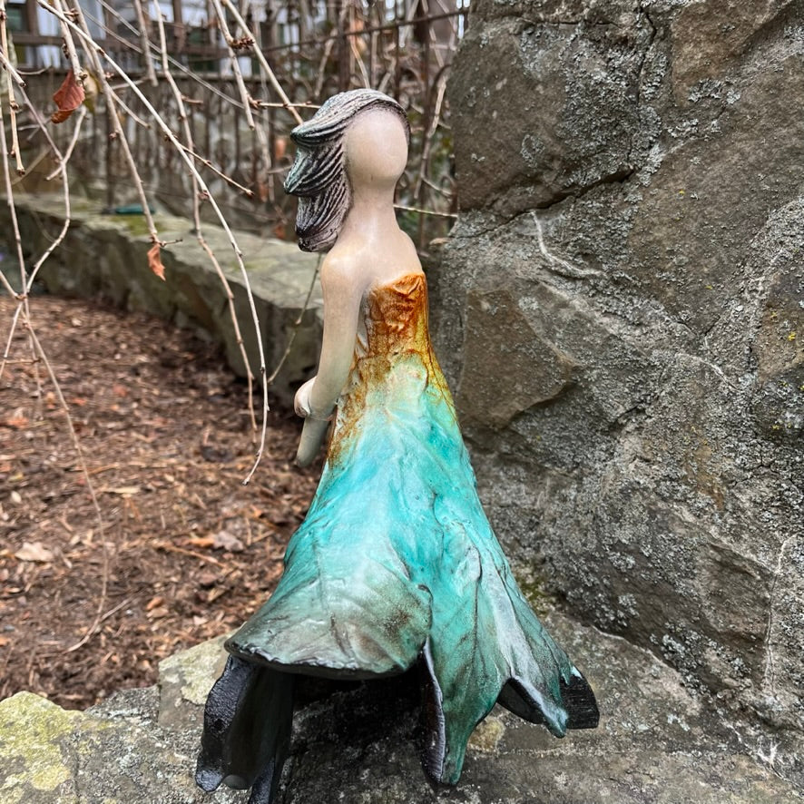 Loretta Bertoli's Yara Scultpure left side