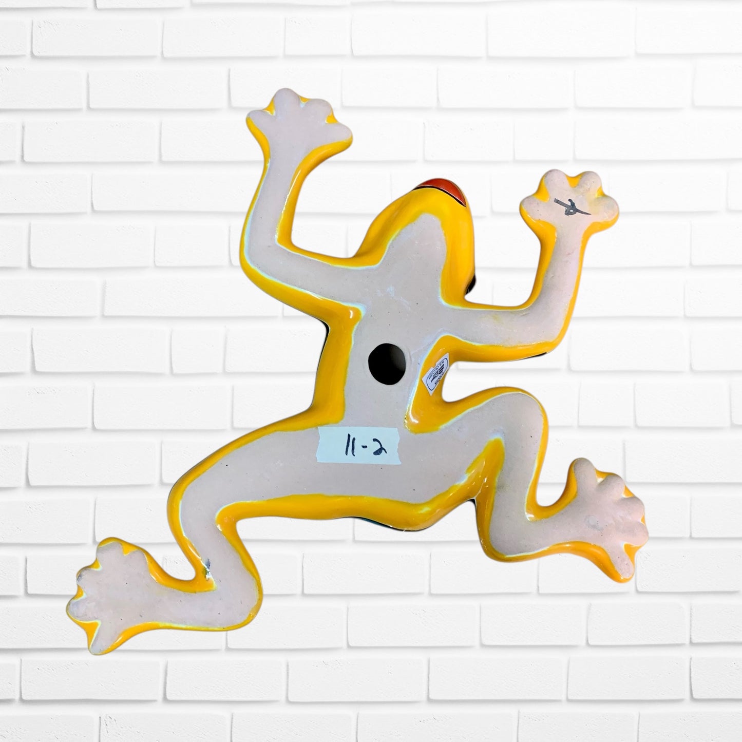 Talavera wall frog Gordo in Amarillo Bottom