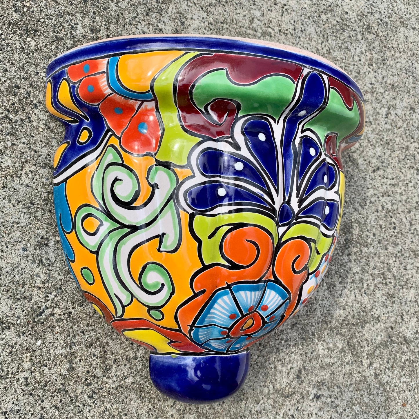Wall planter pot jardiniere left side