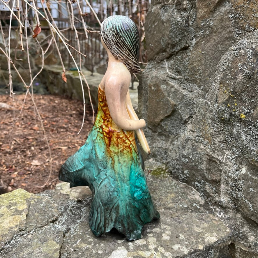 Loretta Bertoli's Yara Scultpure right side