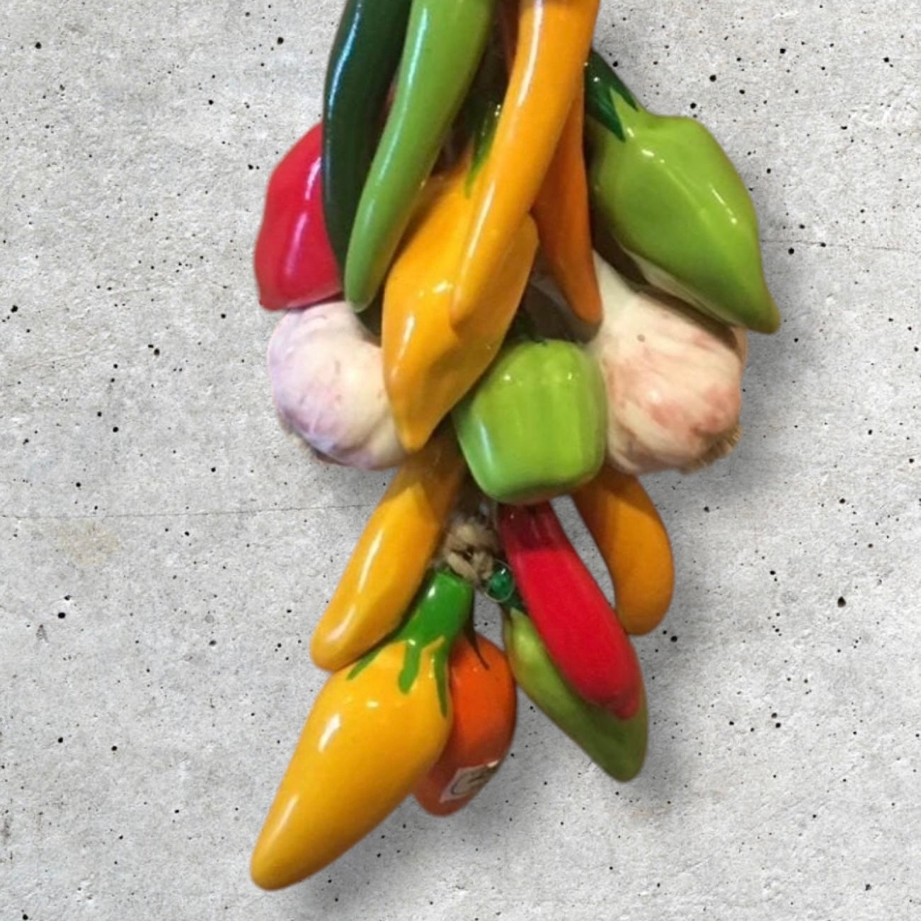 Garlic and Chili String Bottom