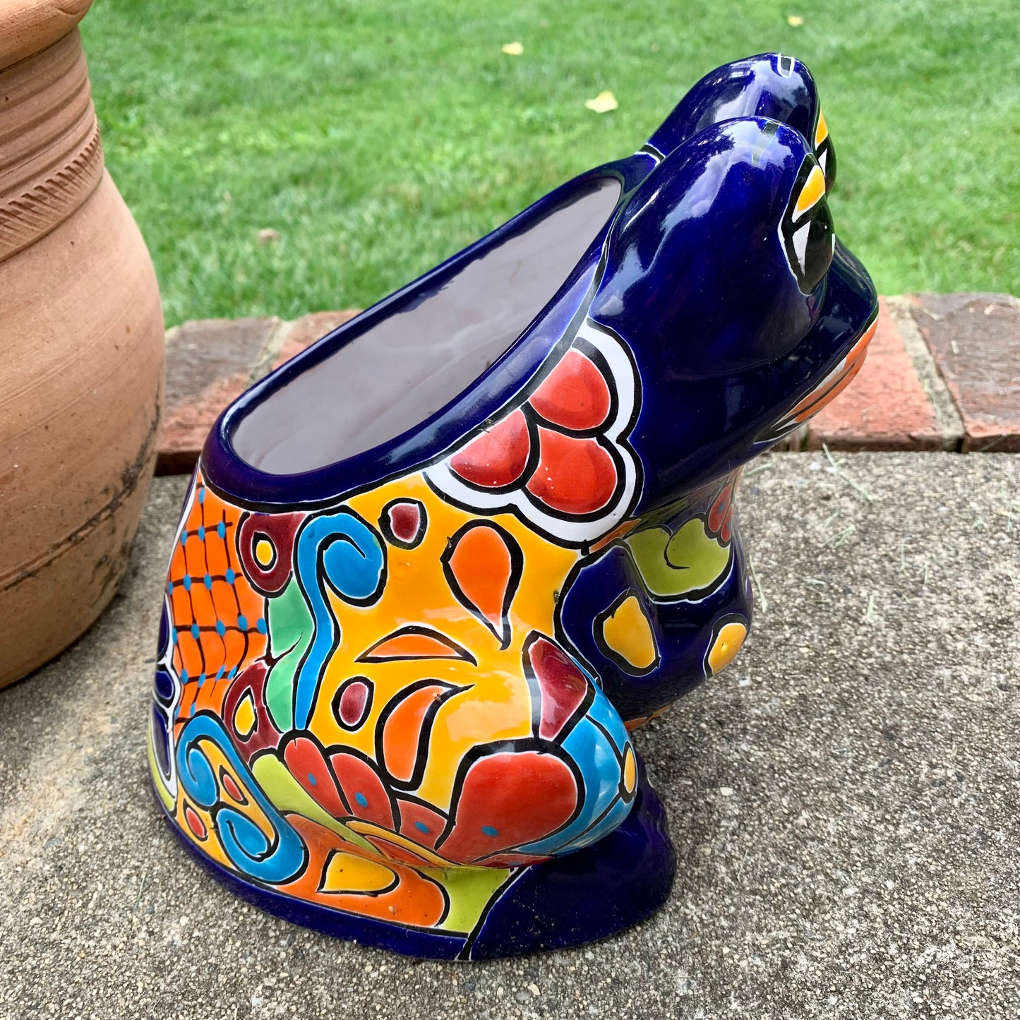 Talavera frog planting pot side