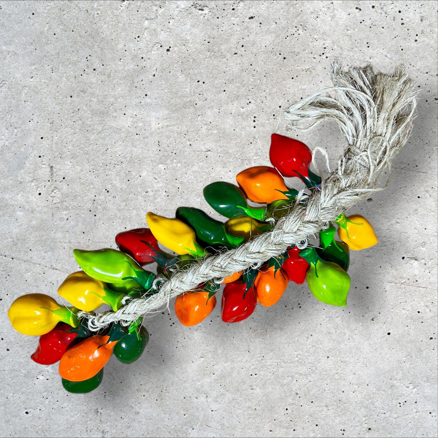 Multicolor habanero pepper string back