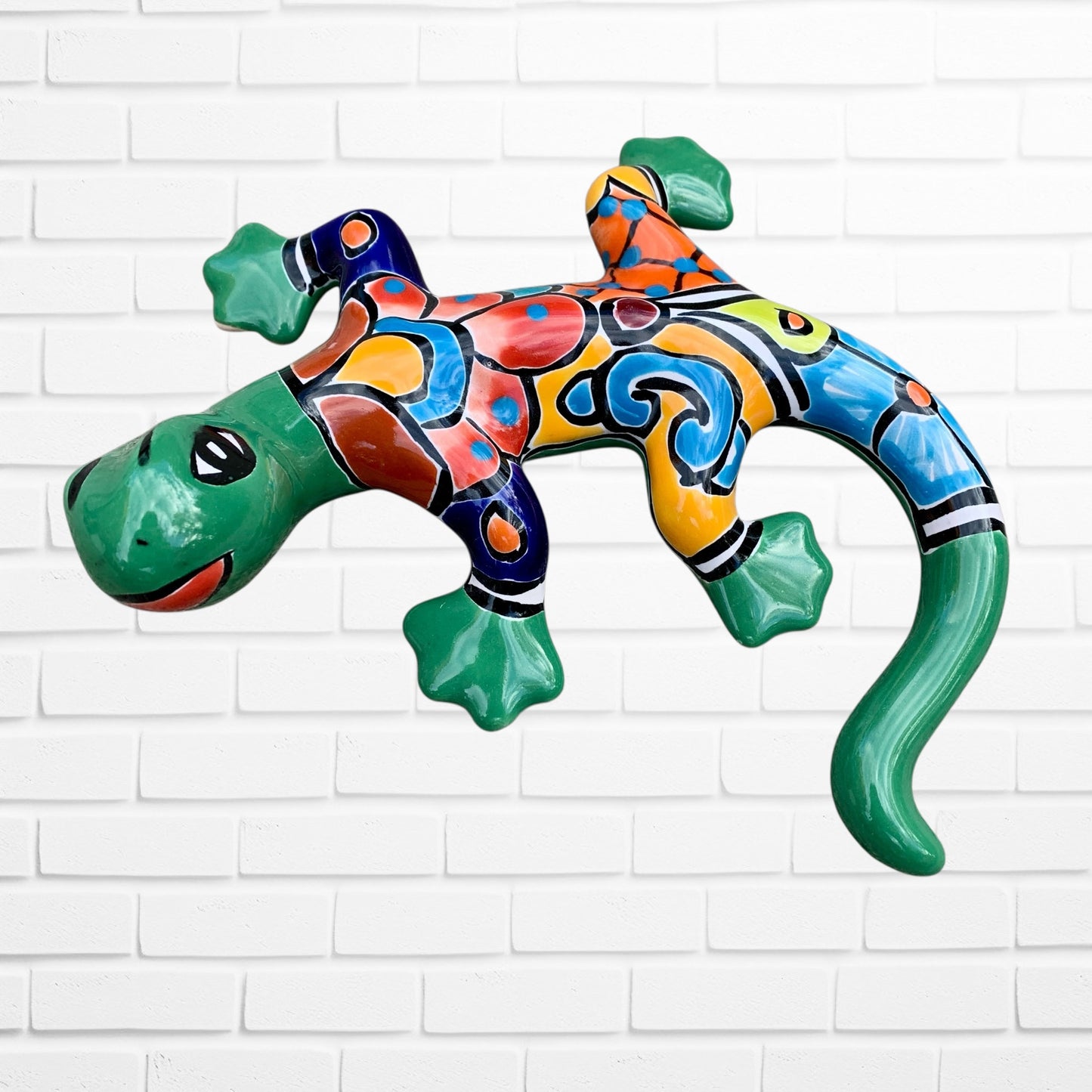 Talavera lizard salamander front view