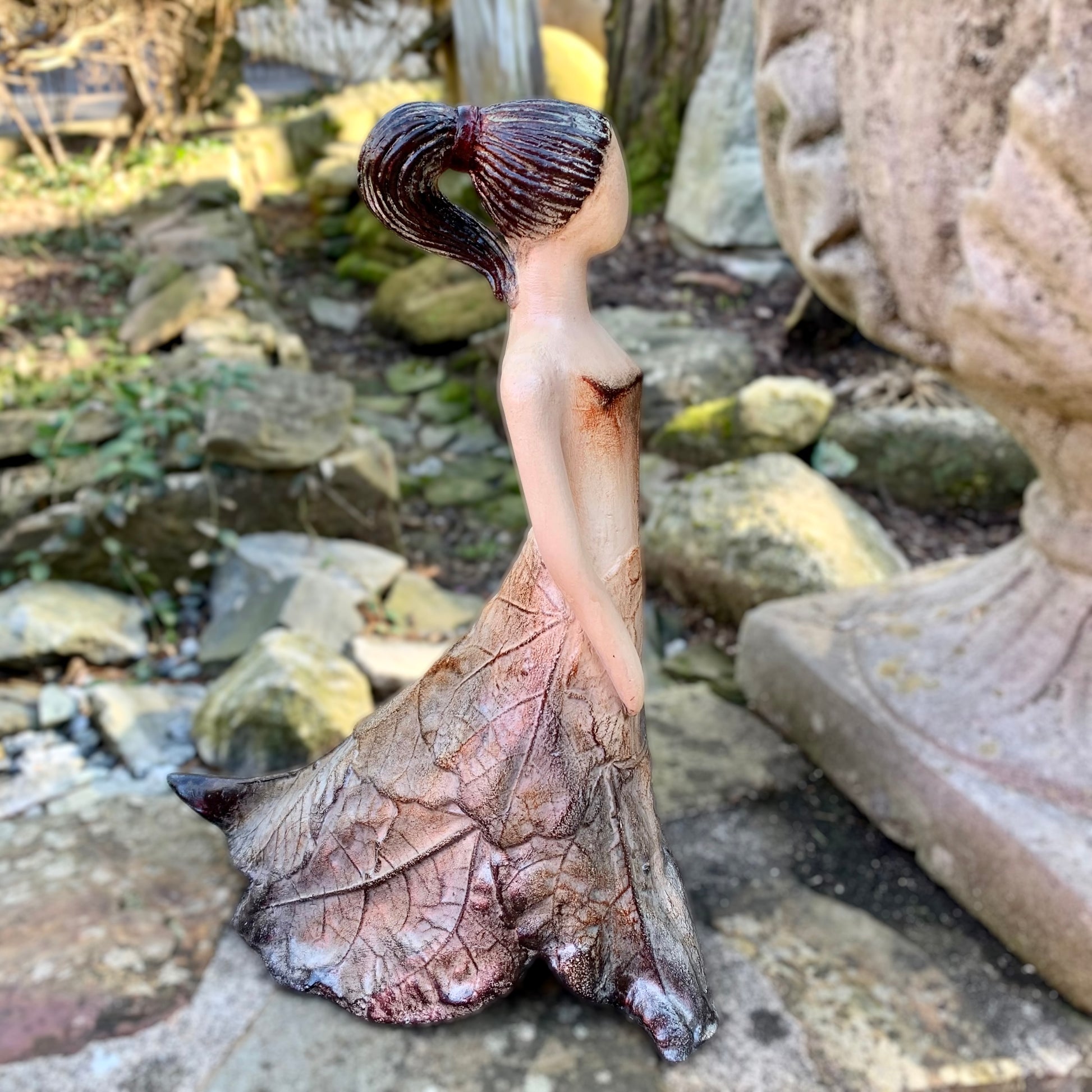 Elsa leaf dress loretta bertoli sculpture figurine
