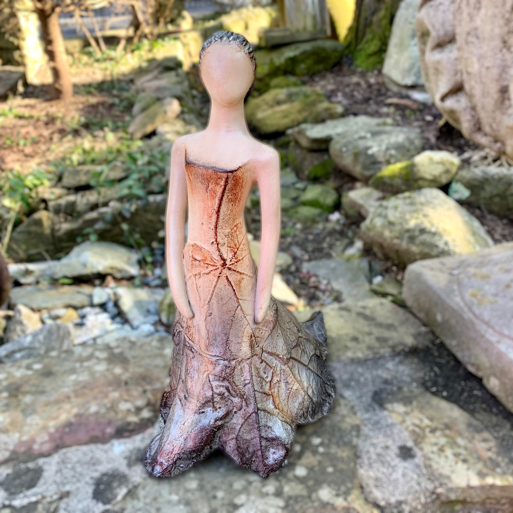 Elsa leaf dress loretta bertoli sculpture figurine