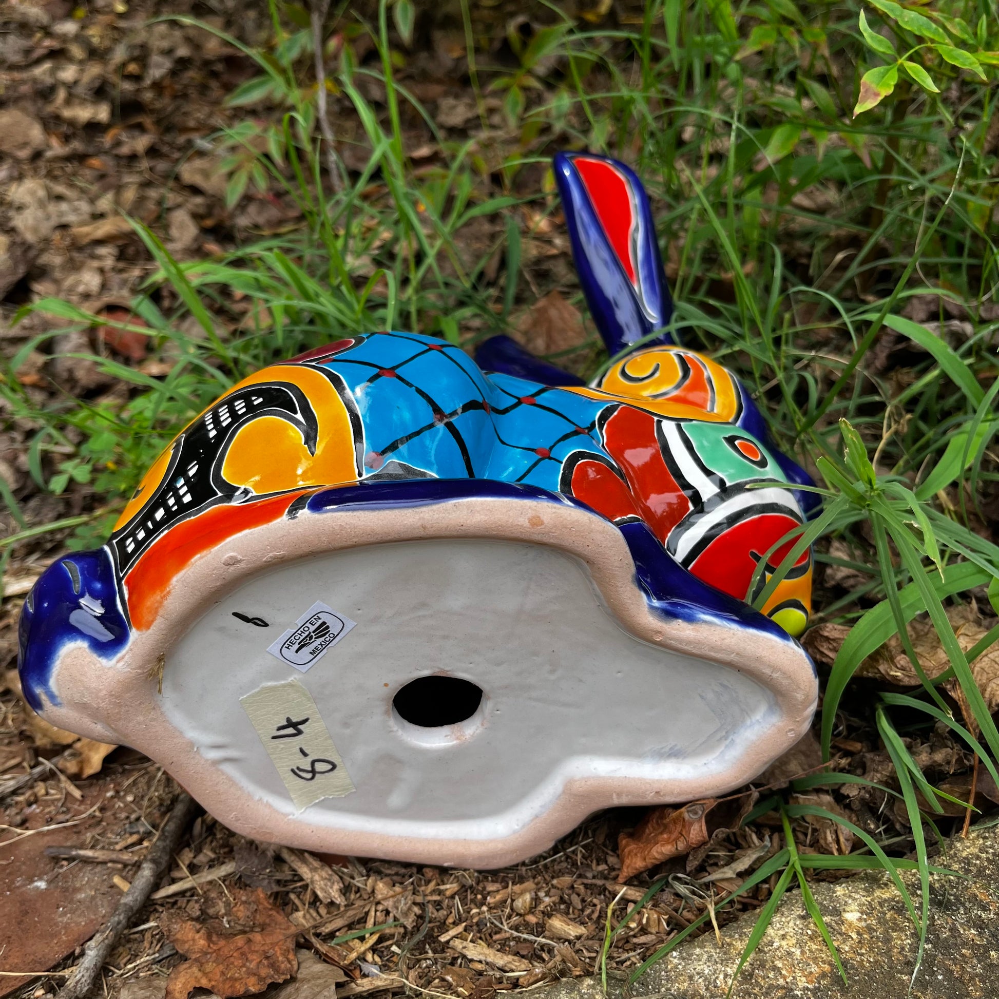 Talavera bunny rabbit figurine bottom