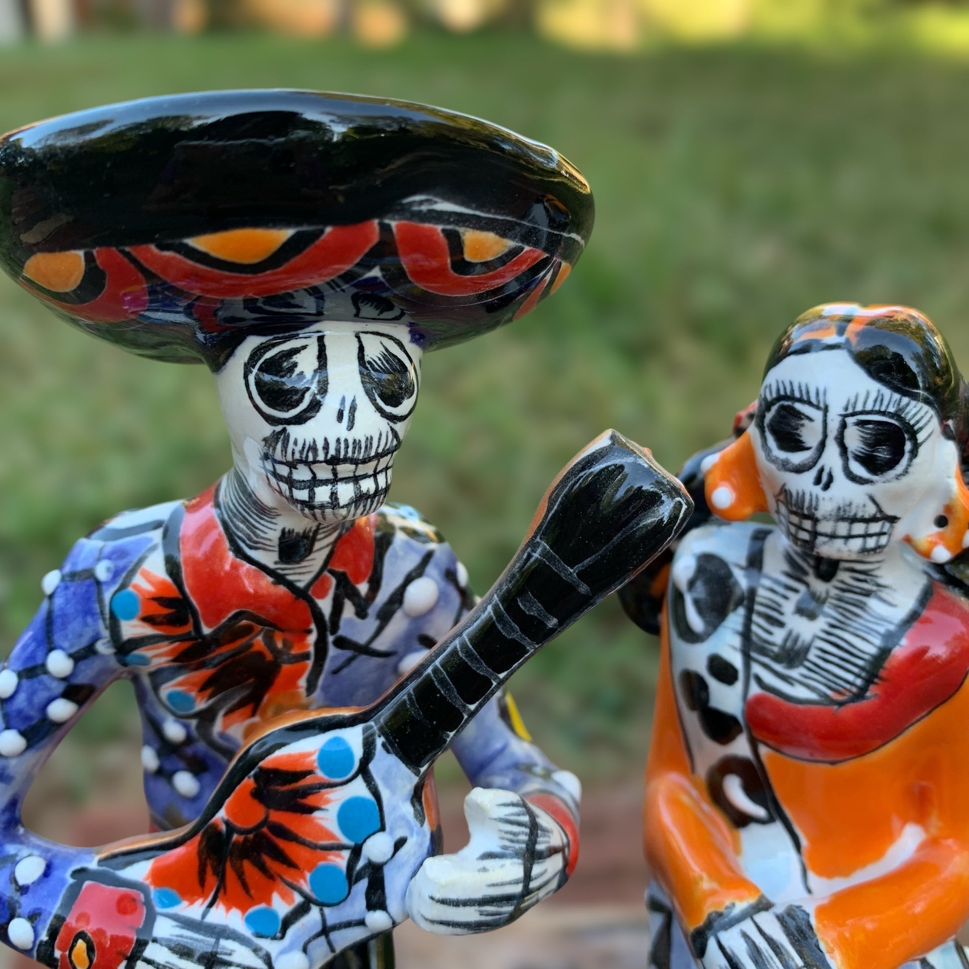 Rancho Catrina couple in bench faced