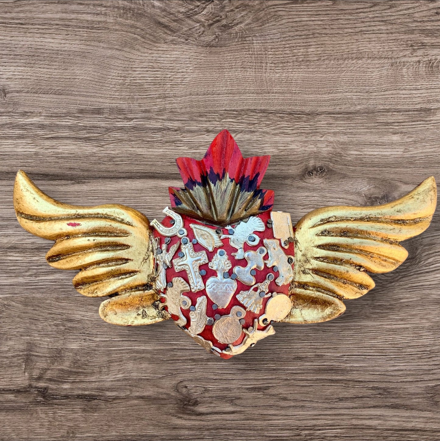 Milagros winged sacred heart small Front