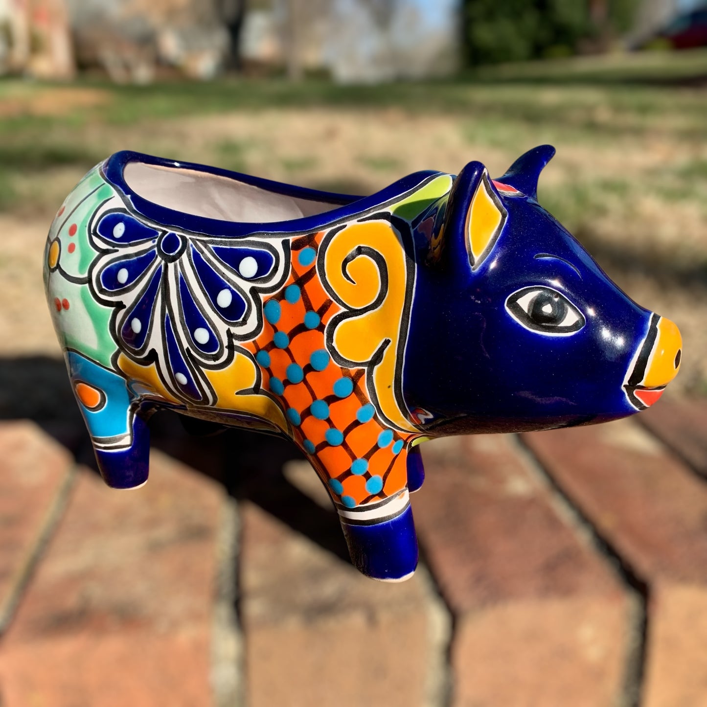 Talavera pig planting pot side