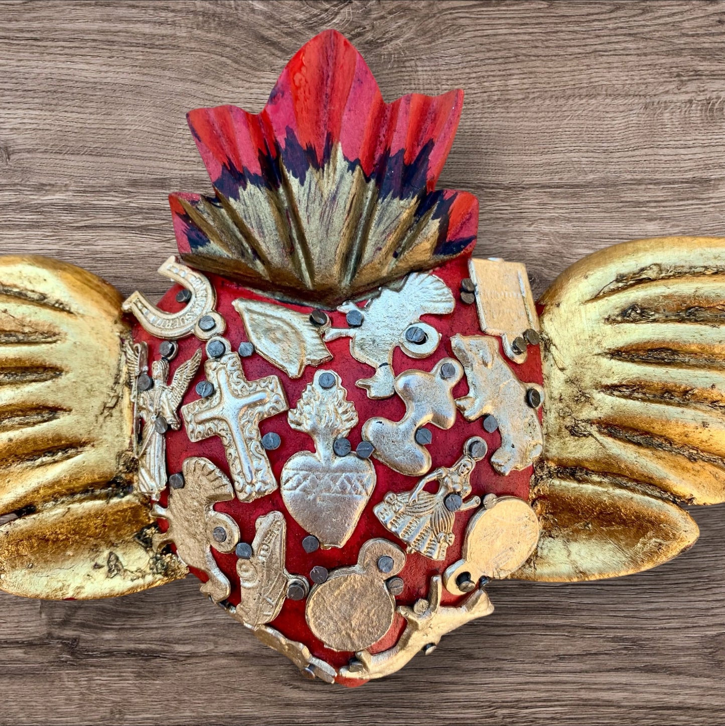 Milagros winged sacred heart small Cenet