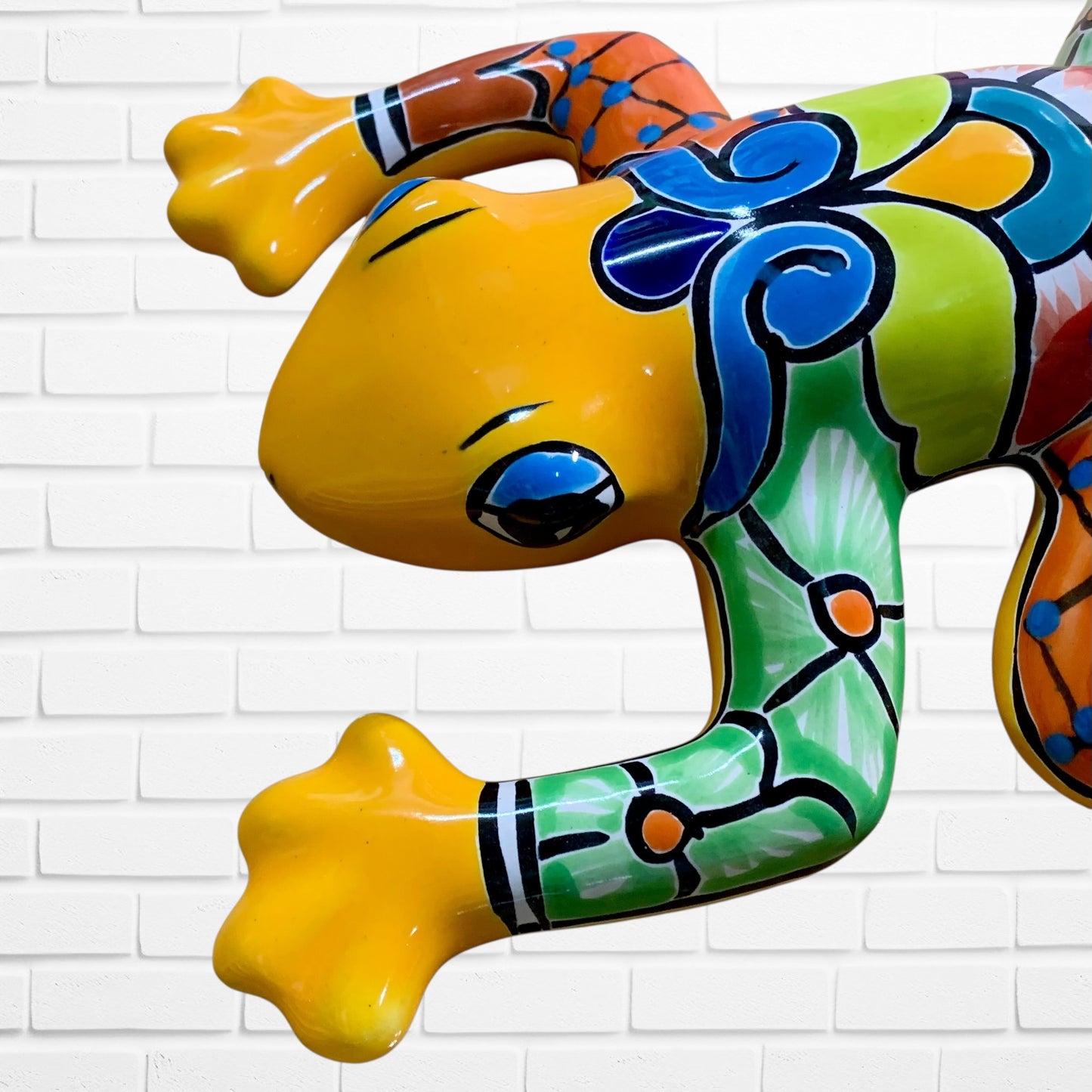 Talavera wall frog Gordo in Amarillo Frog