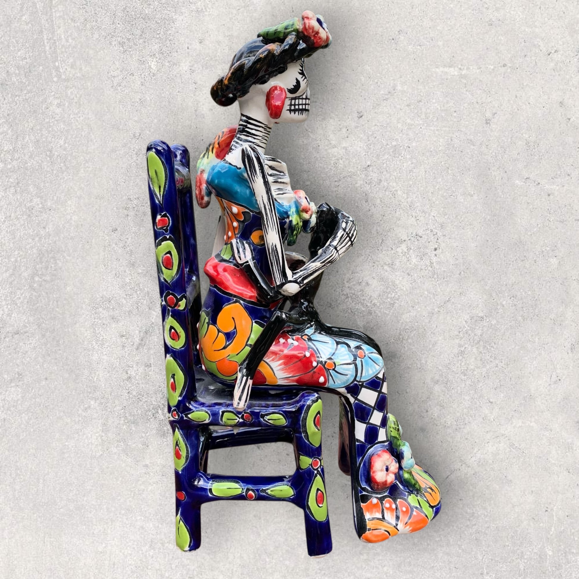 Frida Senada left side view