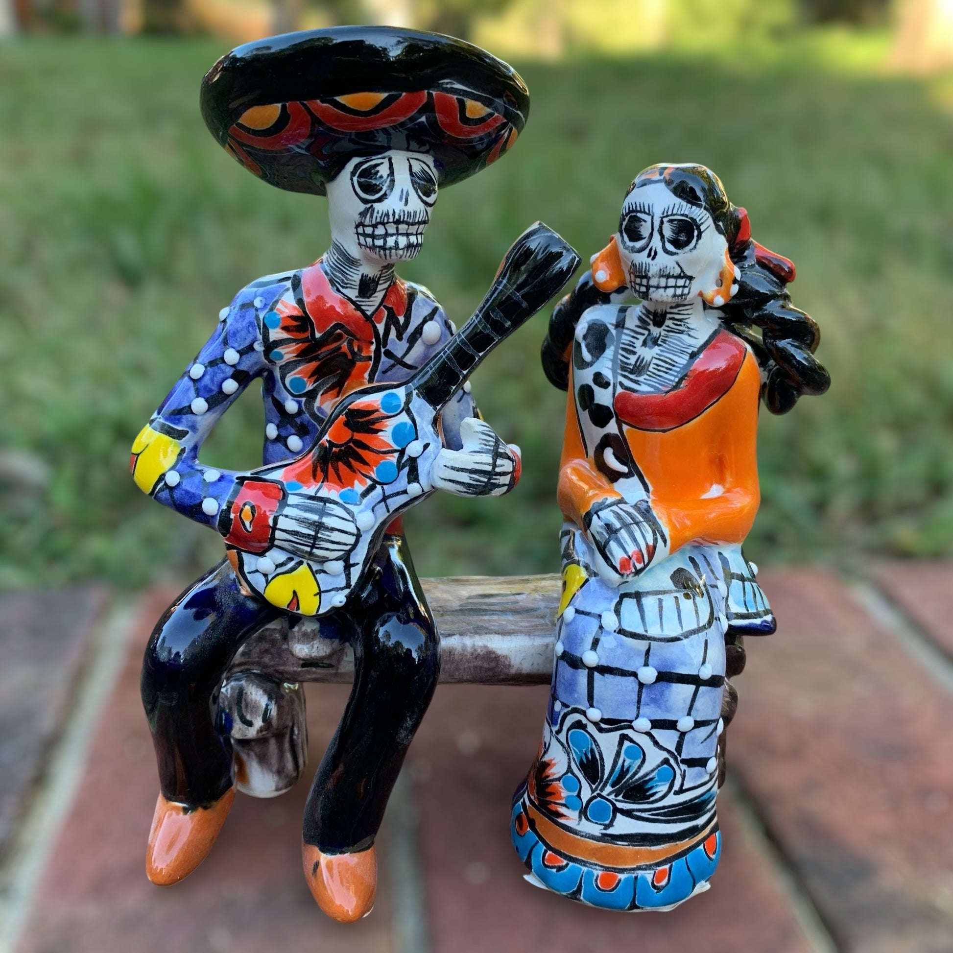 Rancho Catrina couple in bench