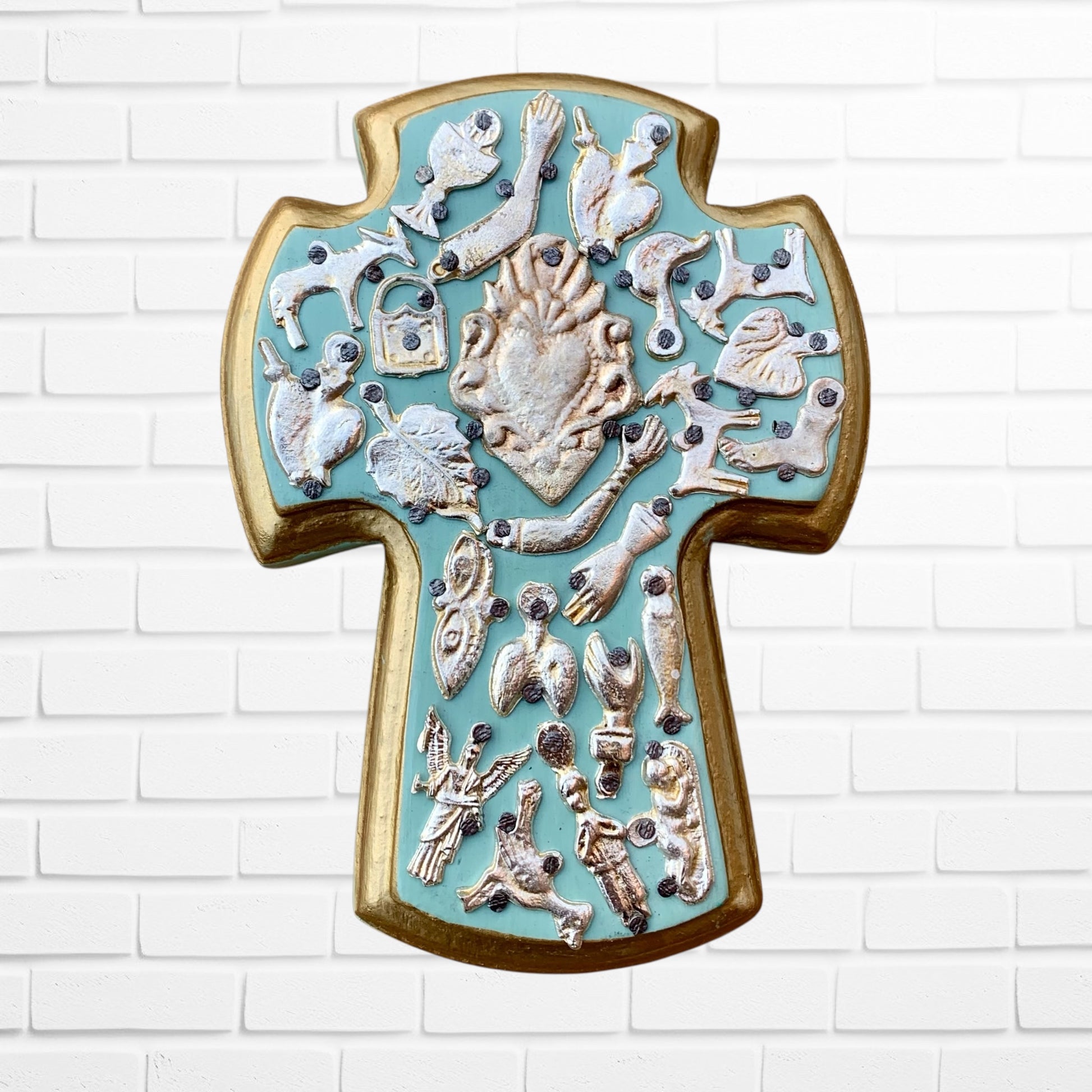 Milagros Wood Cross Chico Light color 