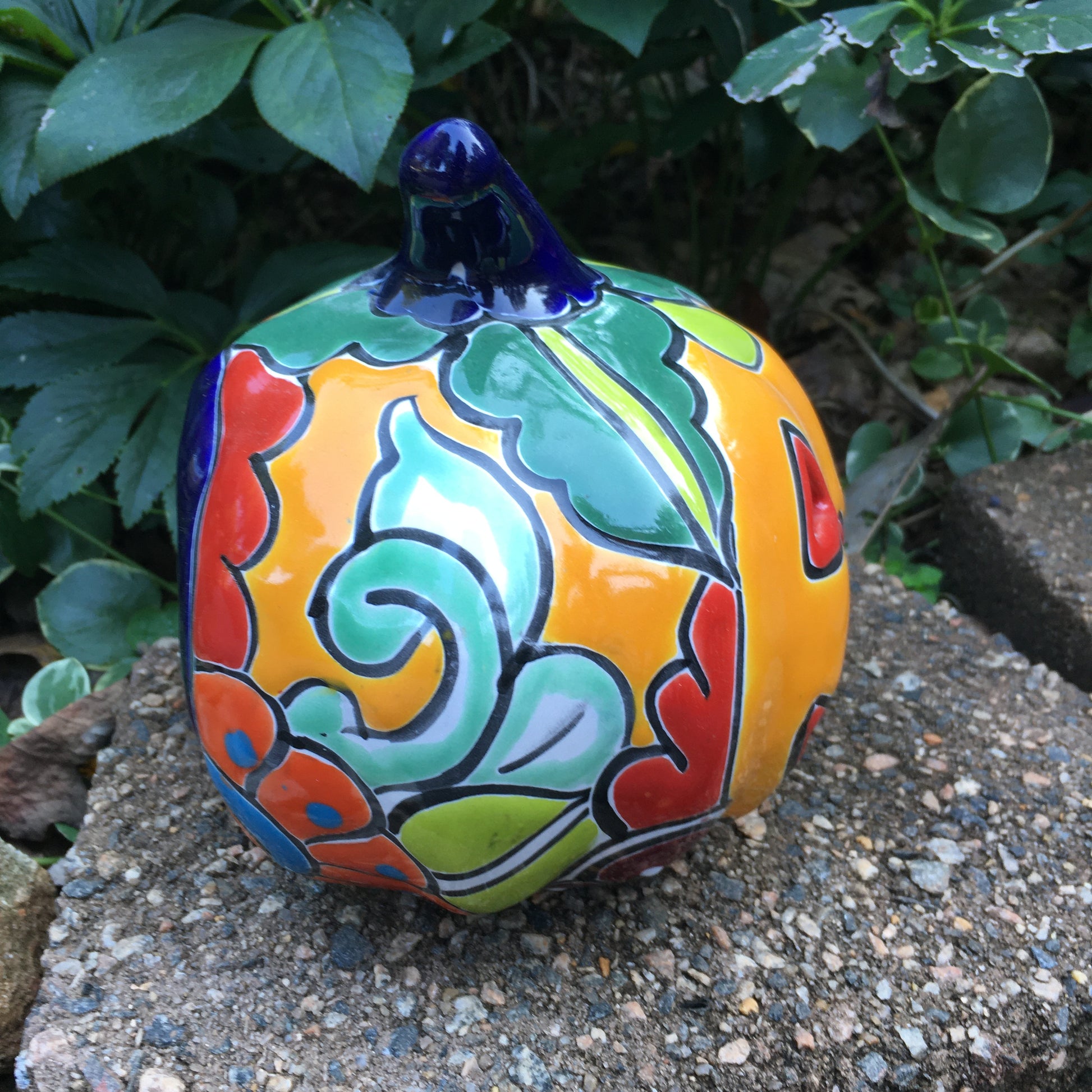 Talavera pumpkin calabaza left side