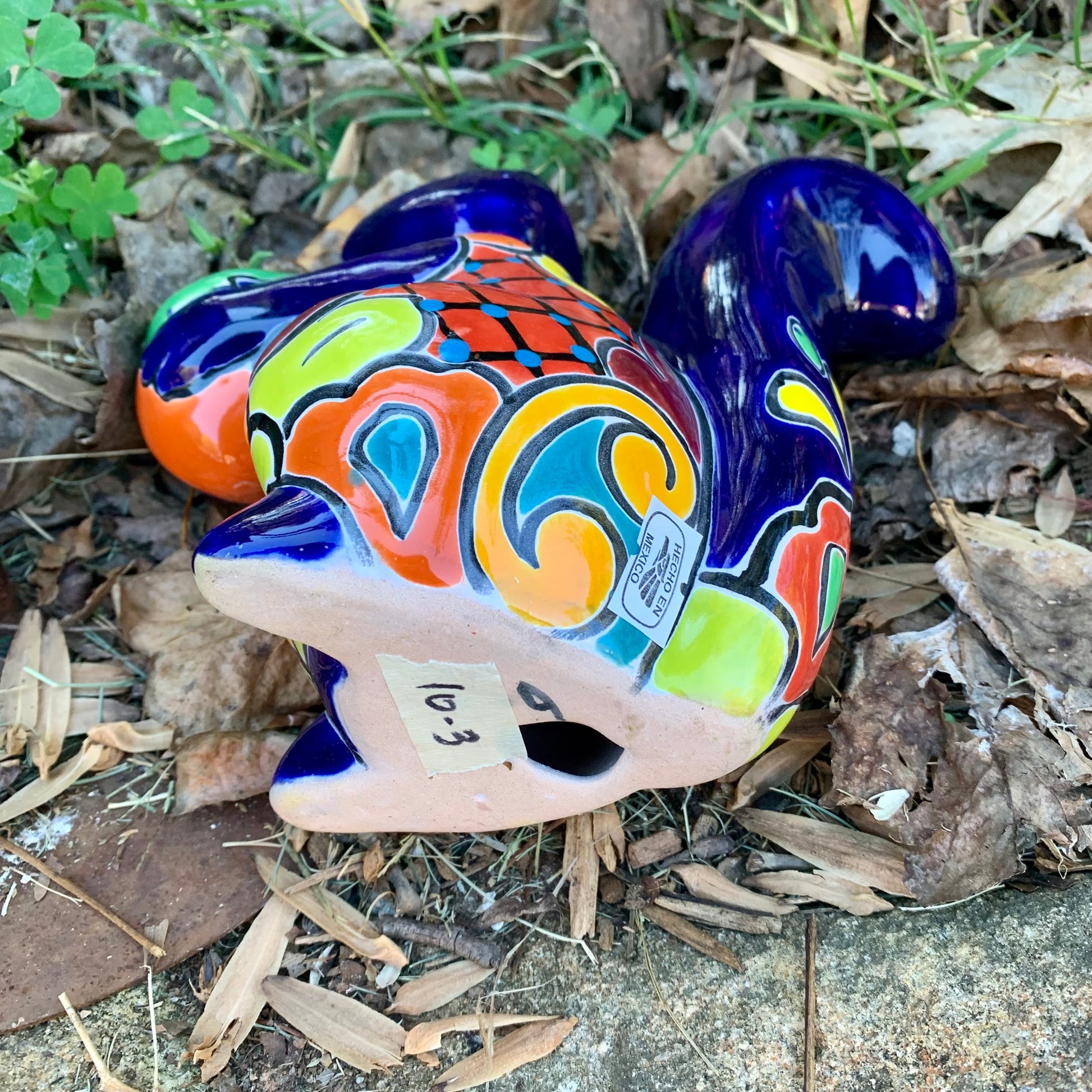 Talavera Pottery Squirrel holding nut bottom