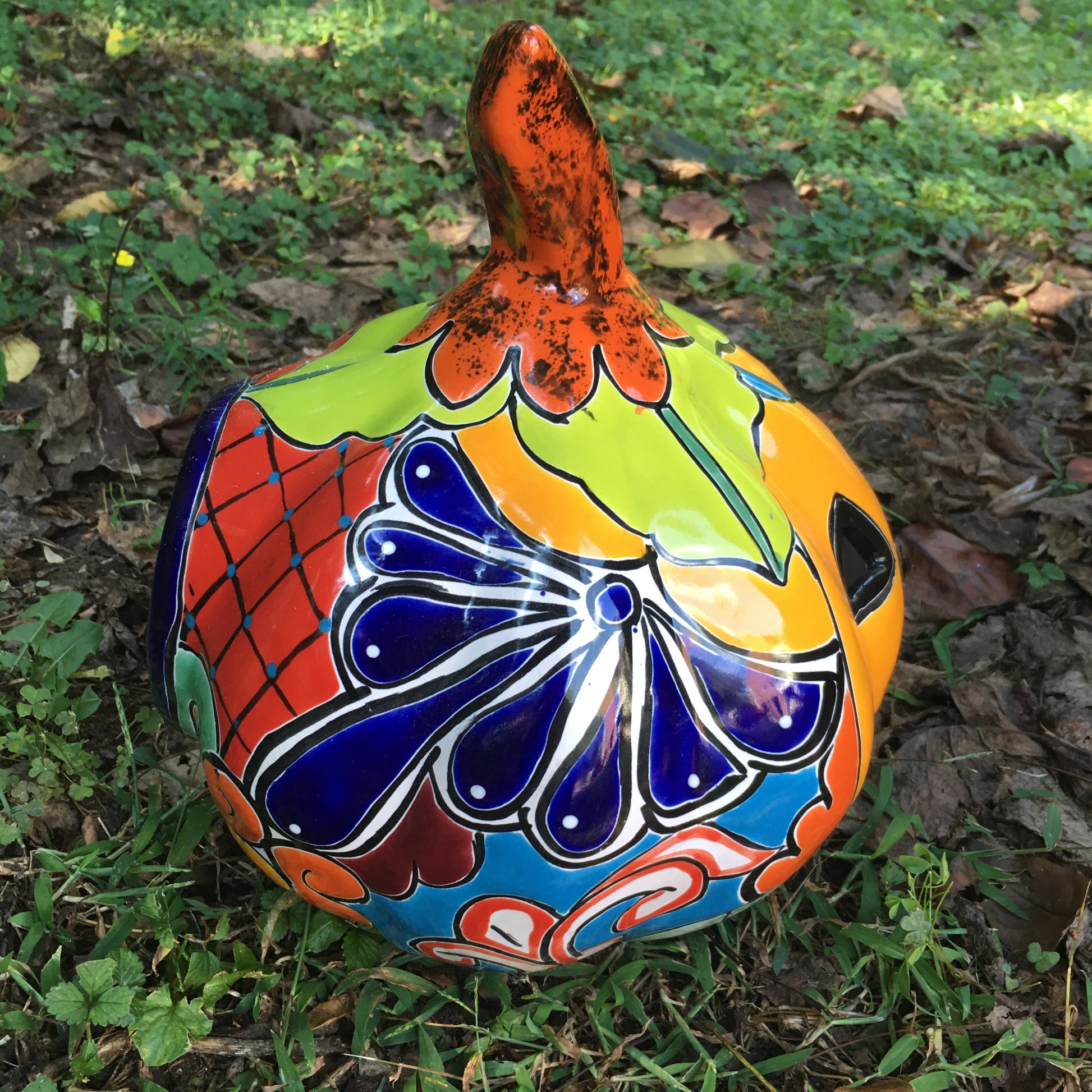 Talavera pumpkin large left side