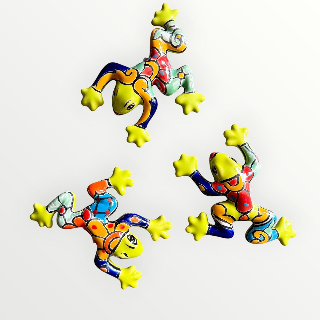 Set a three Mexican Talavera mini wall lizards.