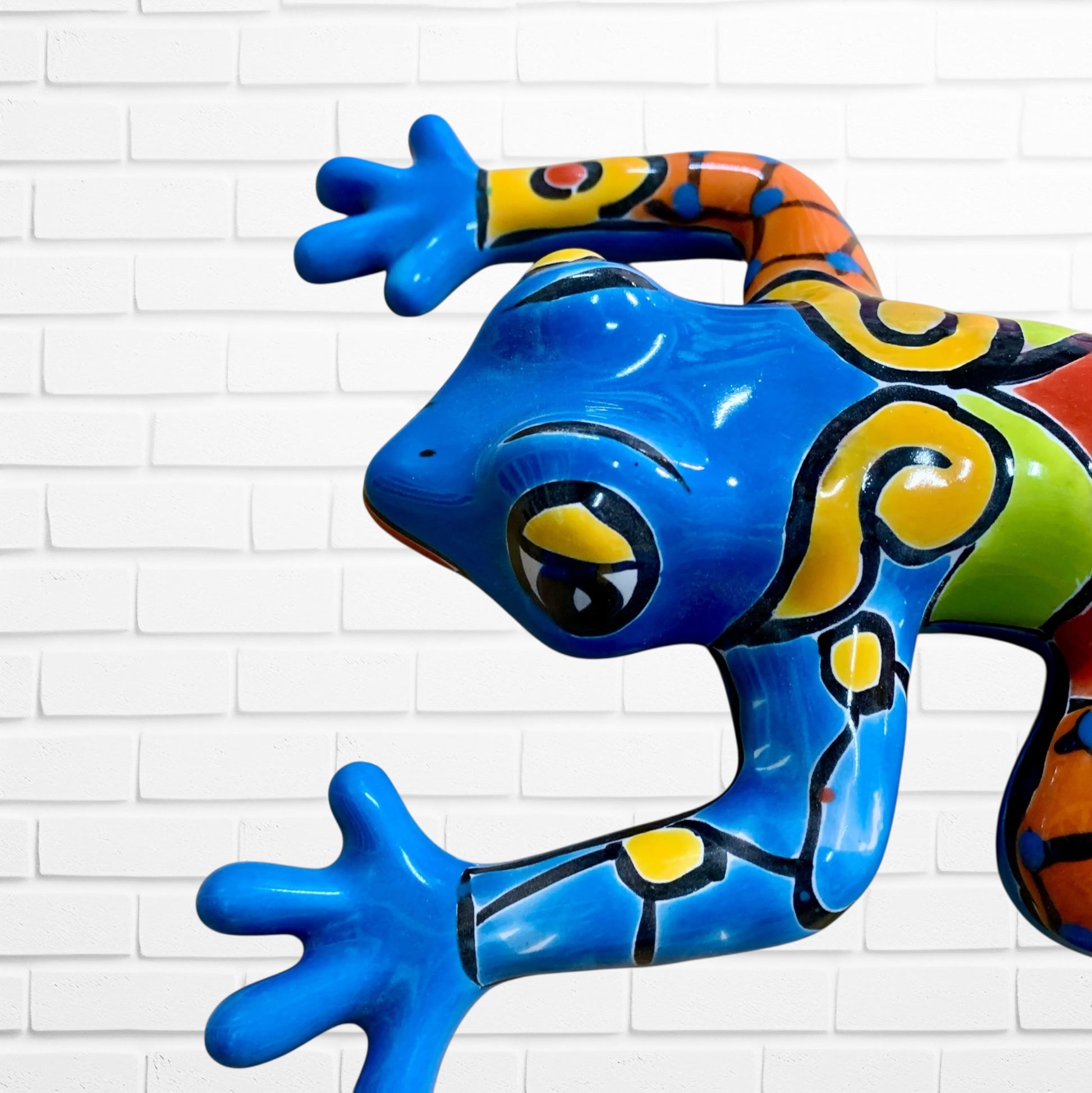 Talavera wall frog Lucy