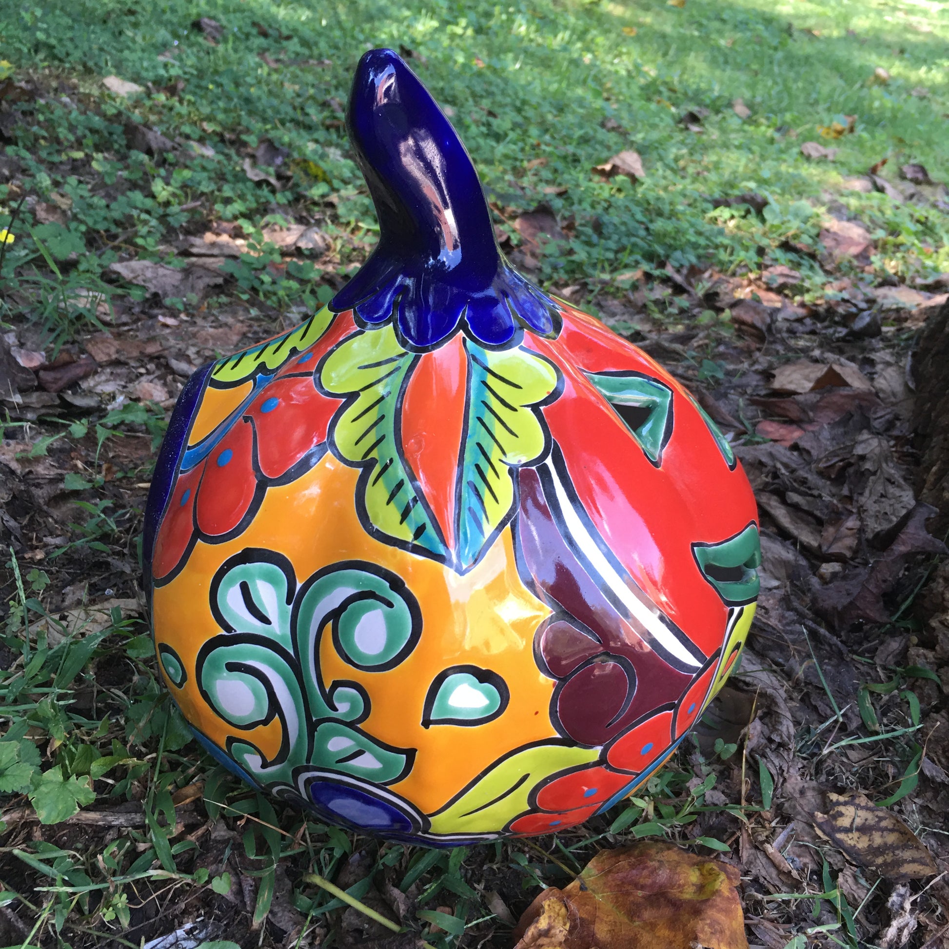 Talavera pumpkin calabaza left side
