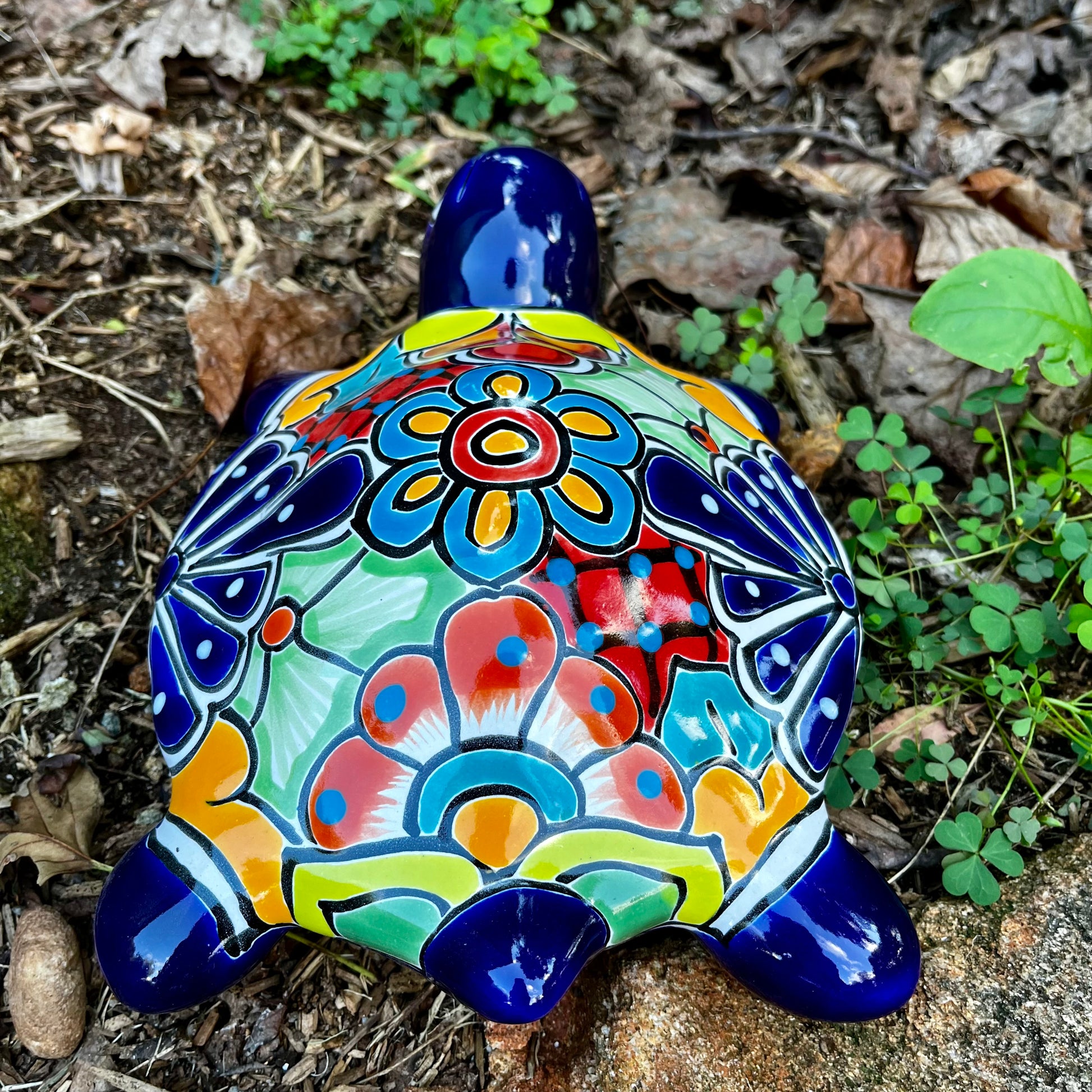 Talavera turtle figurine back