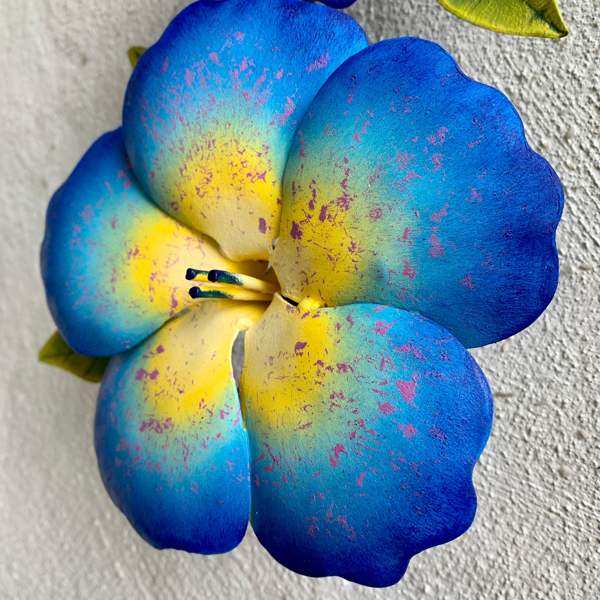 Humming bird and flower scultpure