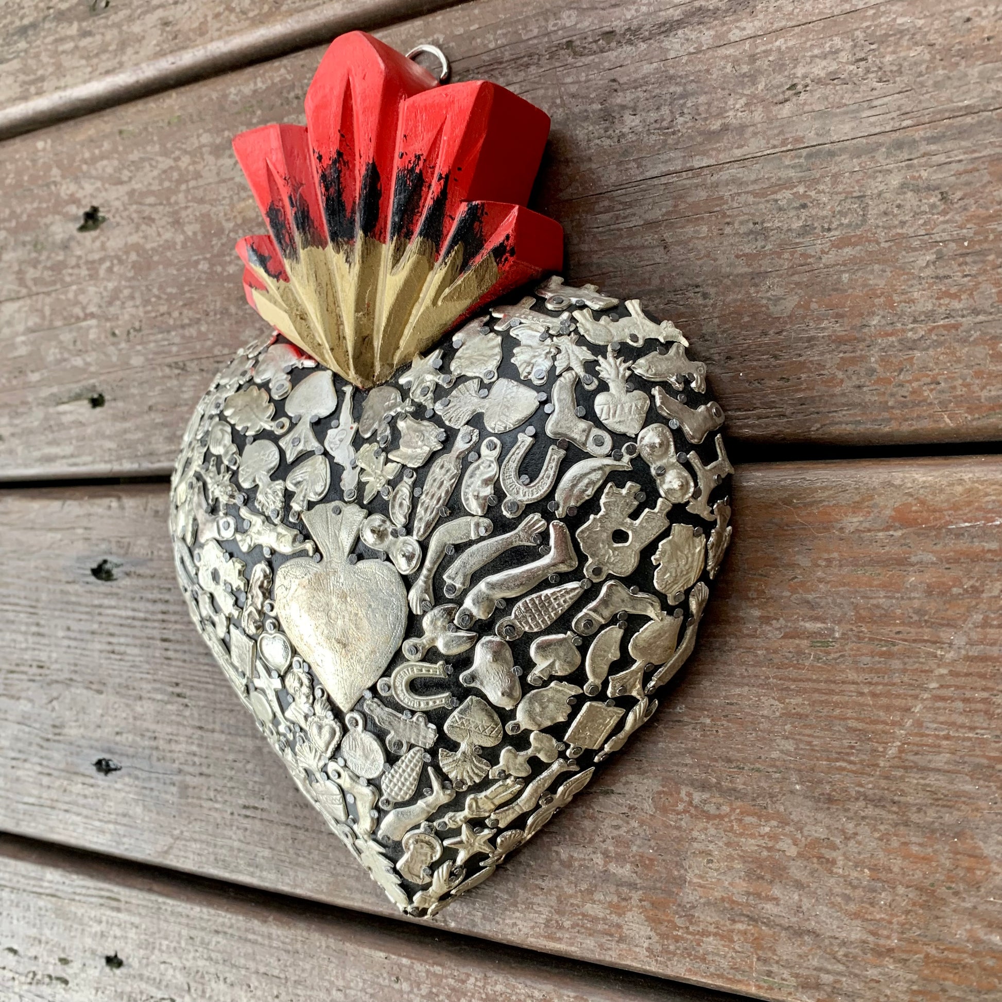 milagros sacred wood heart
