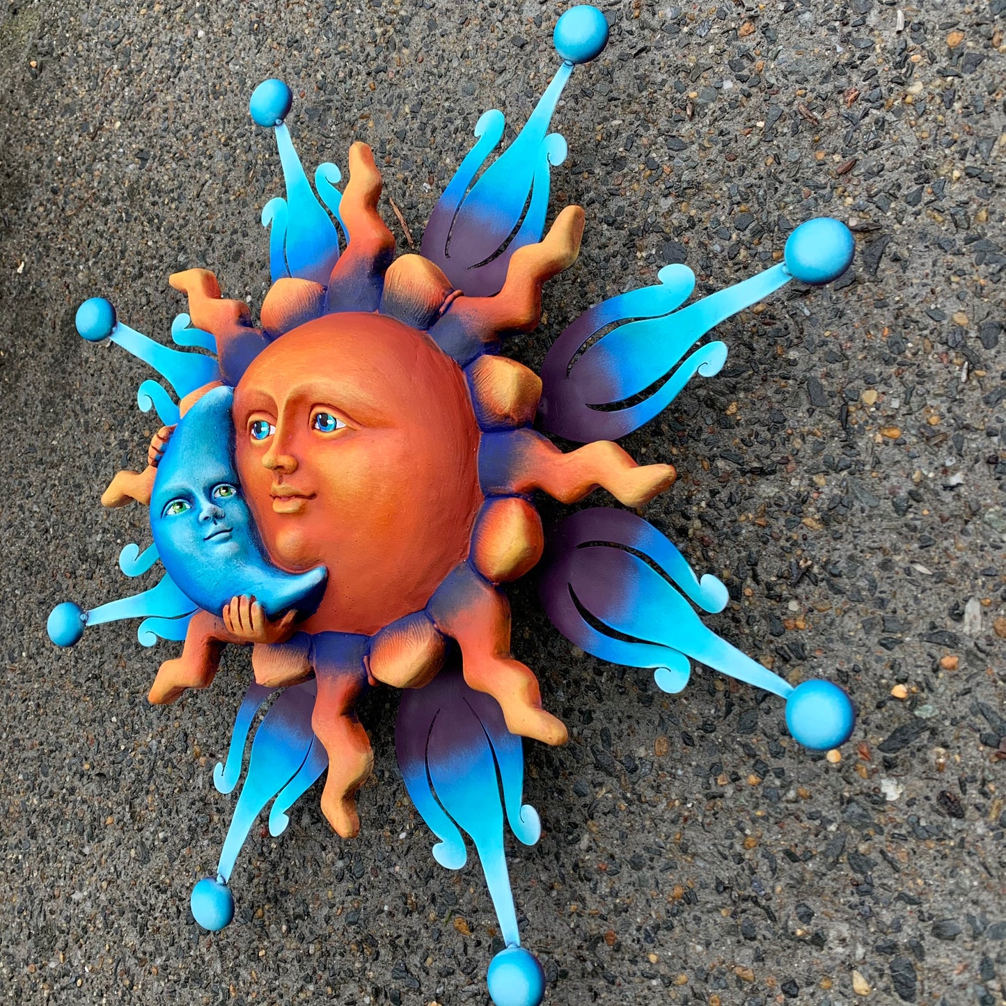 sun and moon sculpture