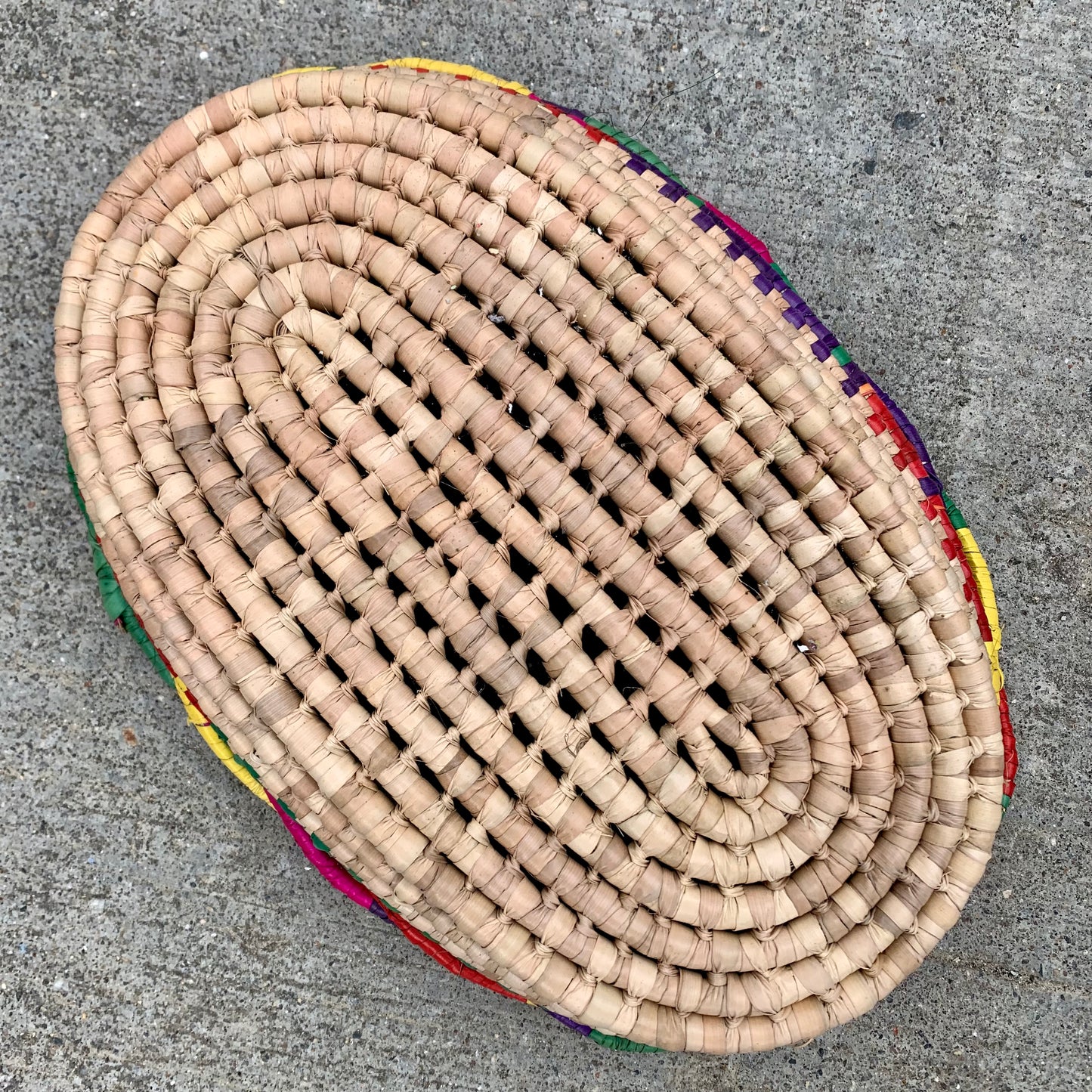 bottom of oval basket