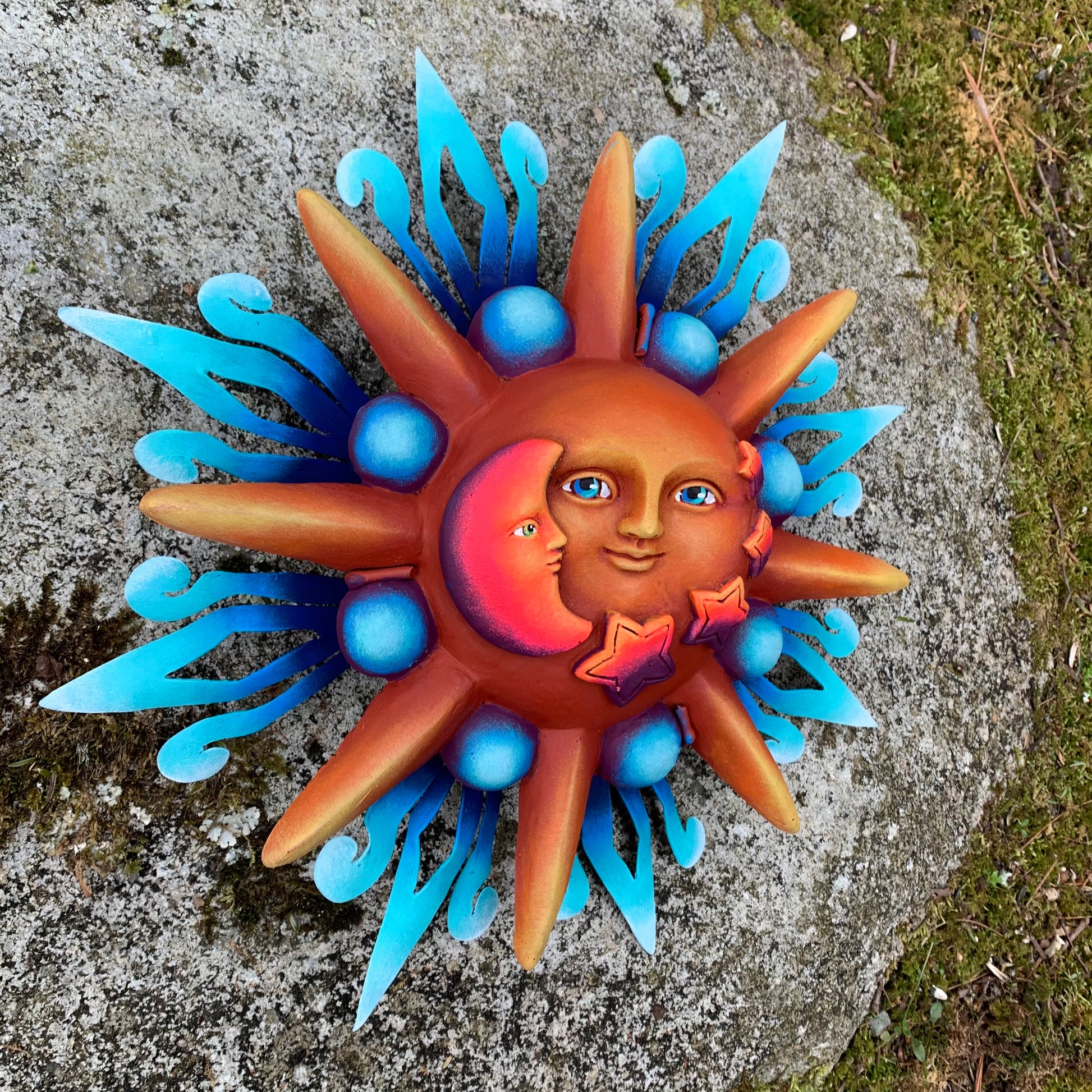 sun and moon sculpture